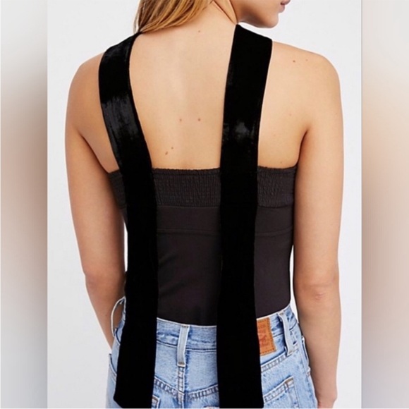 Black corset like top with velvet embroidered straps - Picture 3 of 9